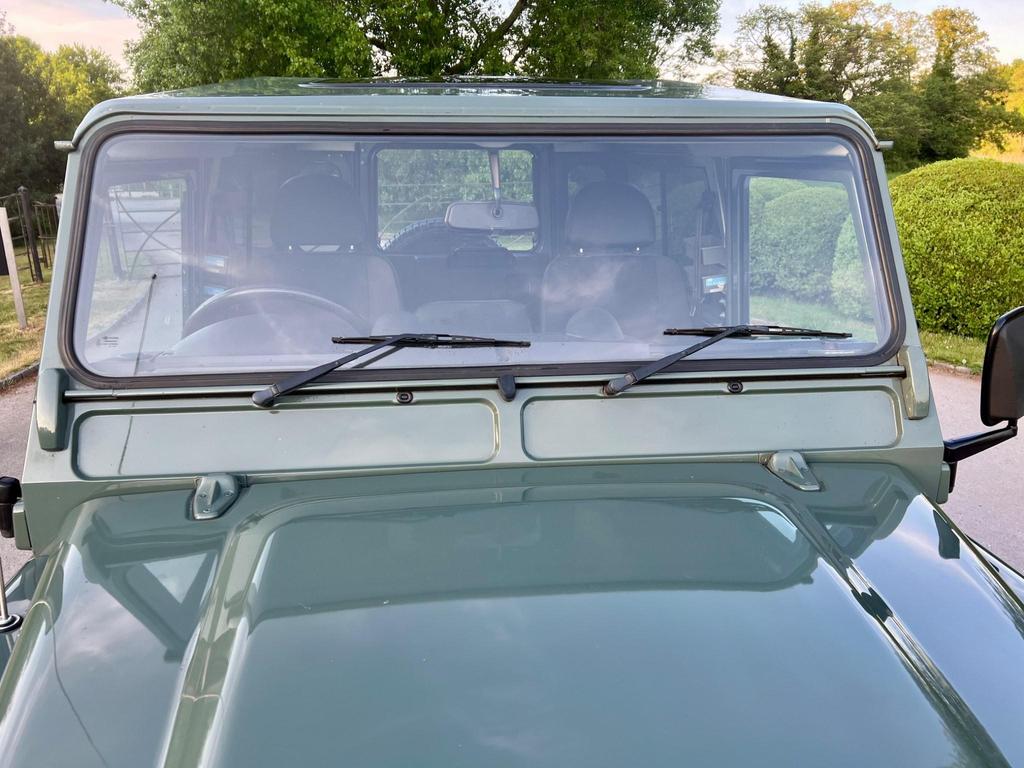 
								2007 Land Rover Defender 90 2.4L TDCi County Hard Top – £3400 full									