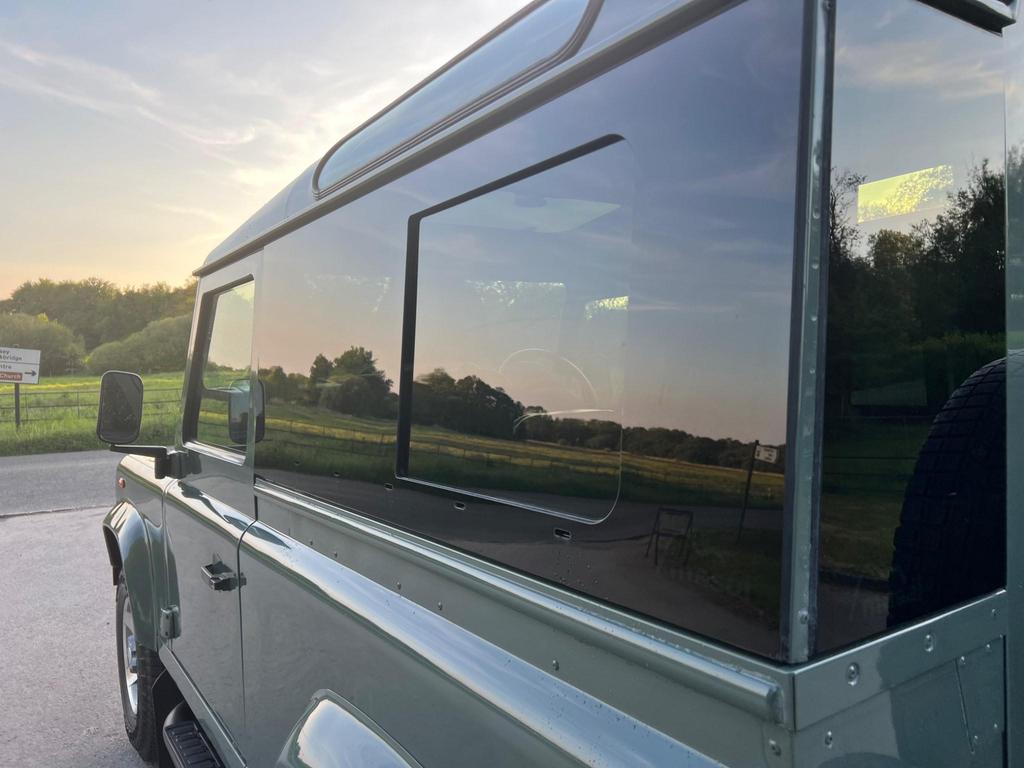 
								2007 Land Rover Defender 90 2.4L TDCi County Hard Top – £3400 full									