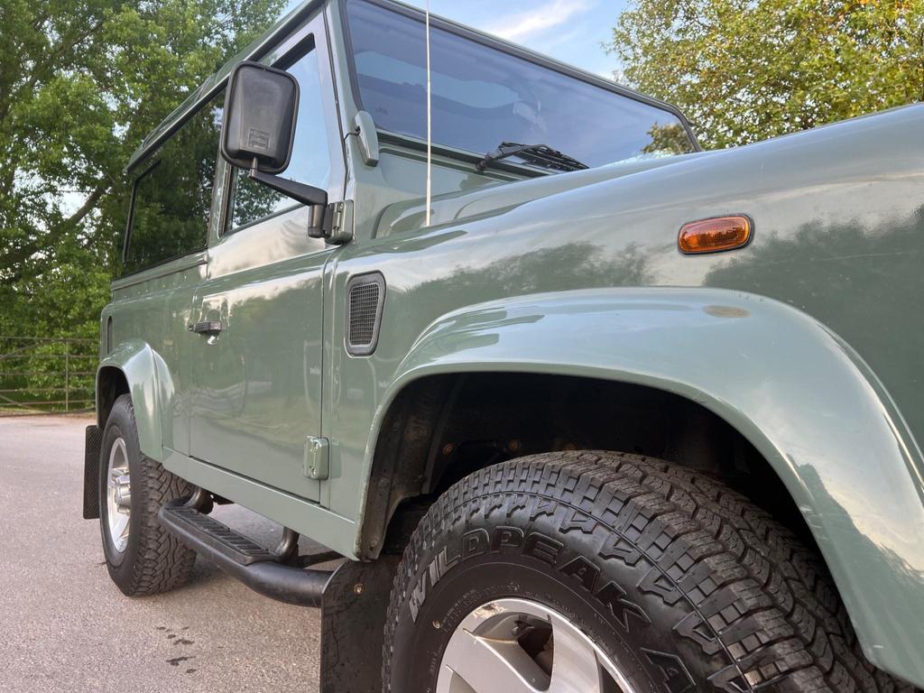 
								2007 Land Rover Defender 90 2.4L TDCi County Hard Top – £3400 full									