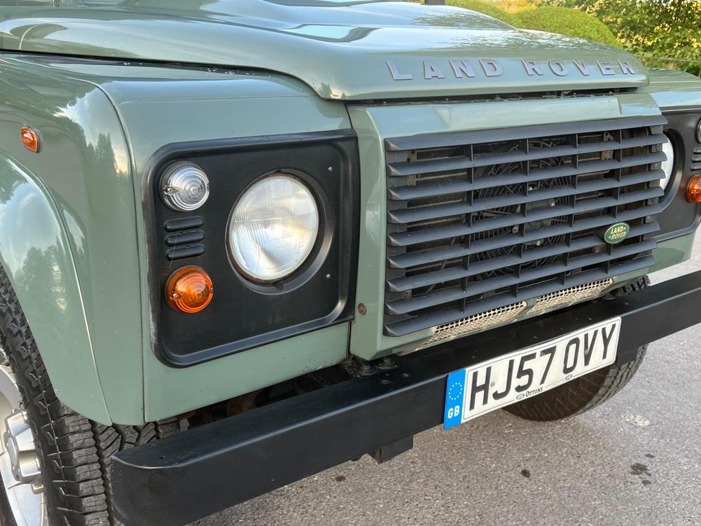 
								2007 Land Rover Defender 90 2.4L TDCi County Hard Top – £3400 full									