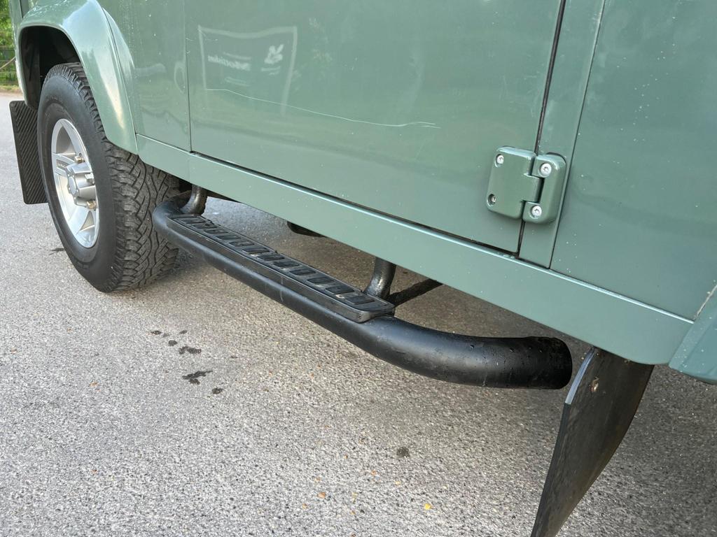 
								2007 Land Rover Defender 90 2.4L TDCi County Hard Top – £3400 full									