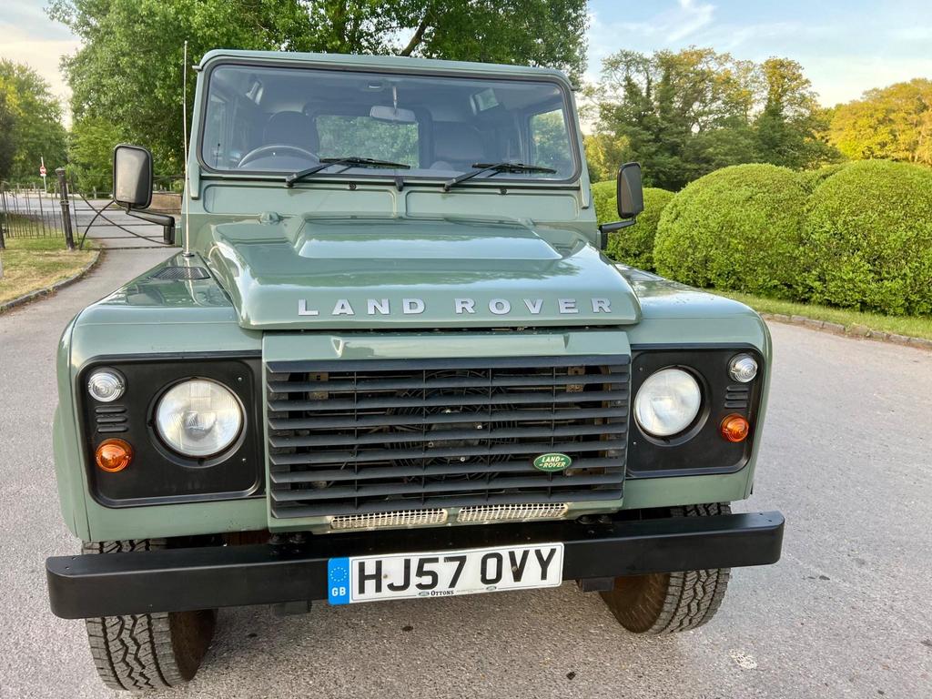 
								2007 Land Rover Defender 90 2.4L TDCi County Hard Top – £3400 full									