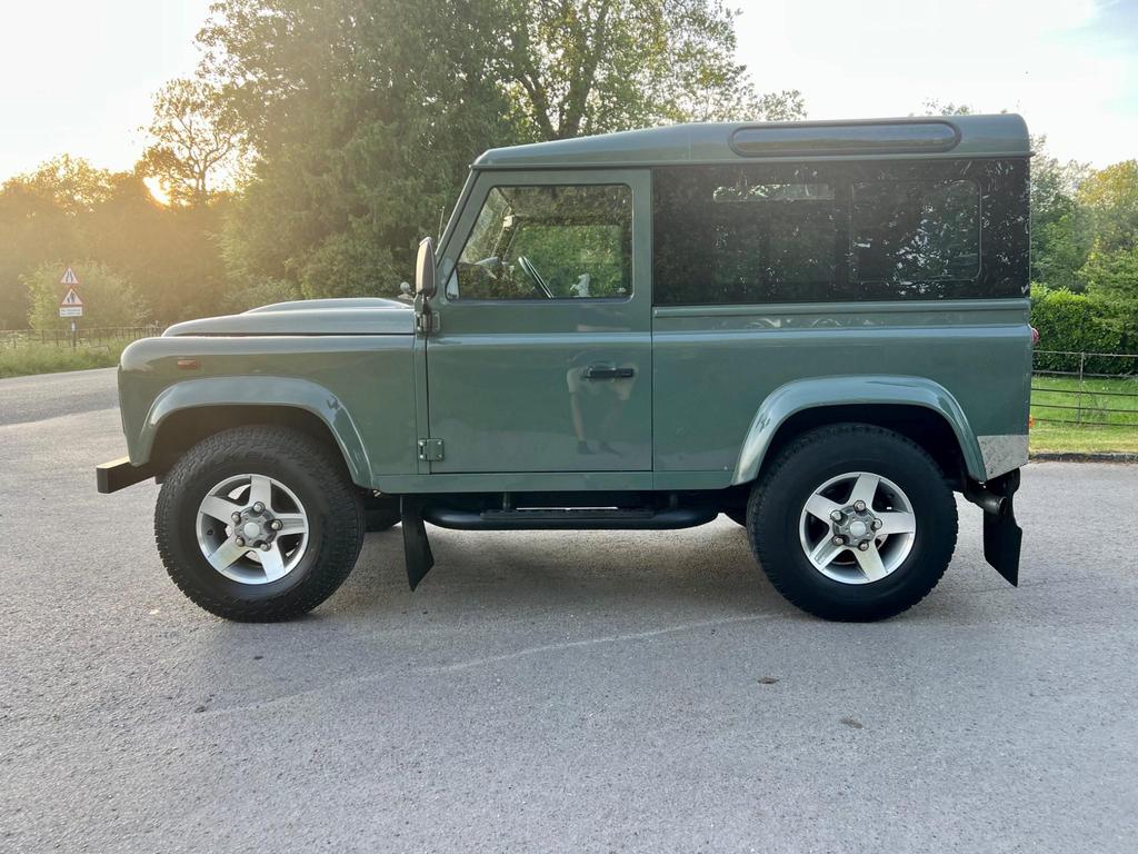 
								2007 Land Rover Defender 90 2.4L TDCi County Hard Top – £3400 full									