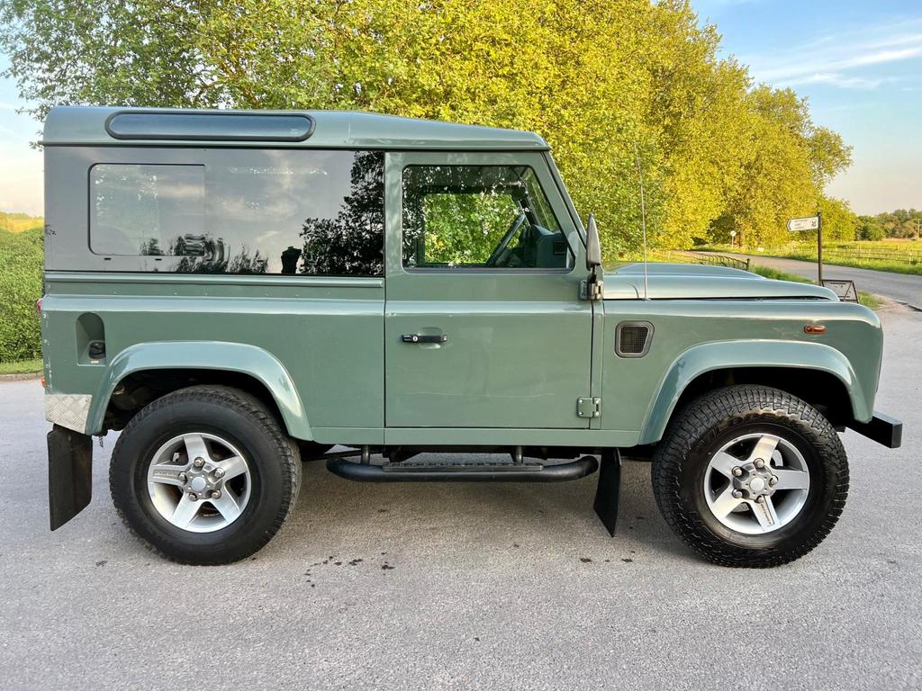 
								2007 Land Rover Defender 90 2.4L TDCi County Hard Top – £3400 full									