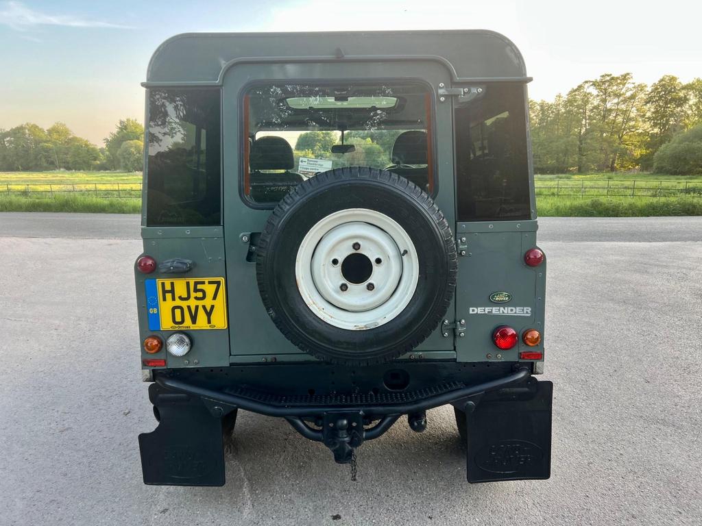 
								2007 Land Rover Defender 90 2.4L TDCi County Hard Top – £3400 full									