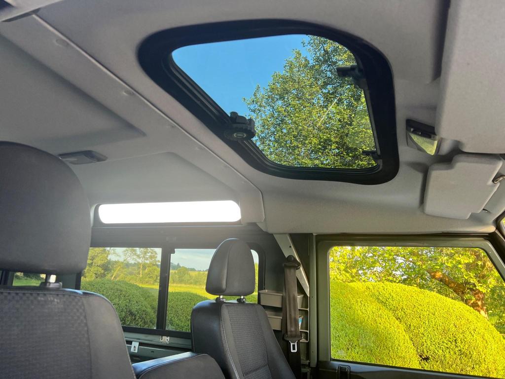 
								2007 Land Rover Defender 90 2.4L TDCi County Hard Top – £3400 full									