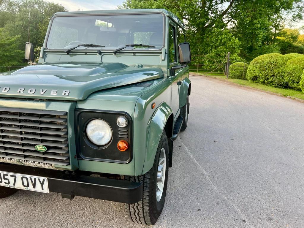 
								2007 Land Rover Defender 90 2.4L TDCi County Hard Top – £3400 full									