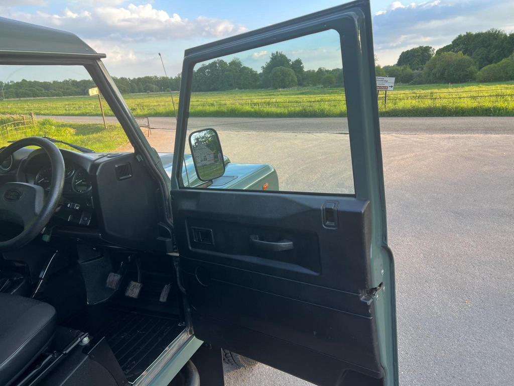 
								2007 Land Rover Defender 90 2.4L TDCi County Hard Top – £3400 full									