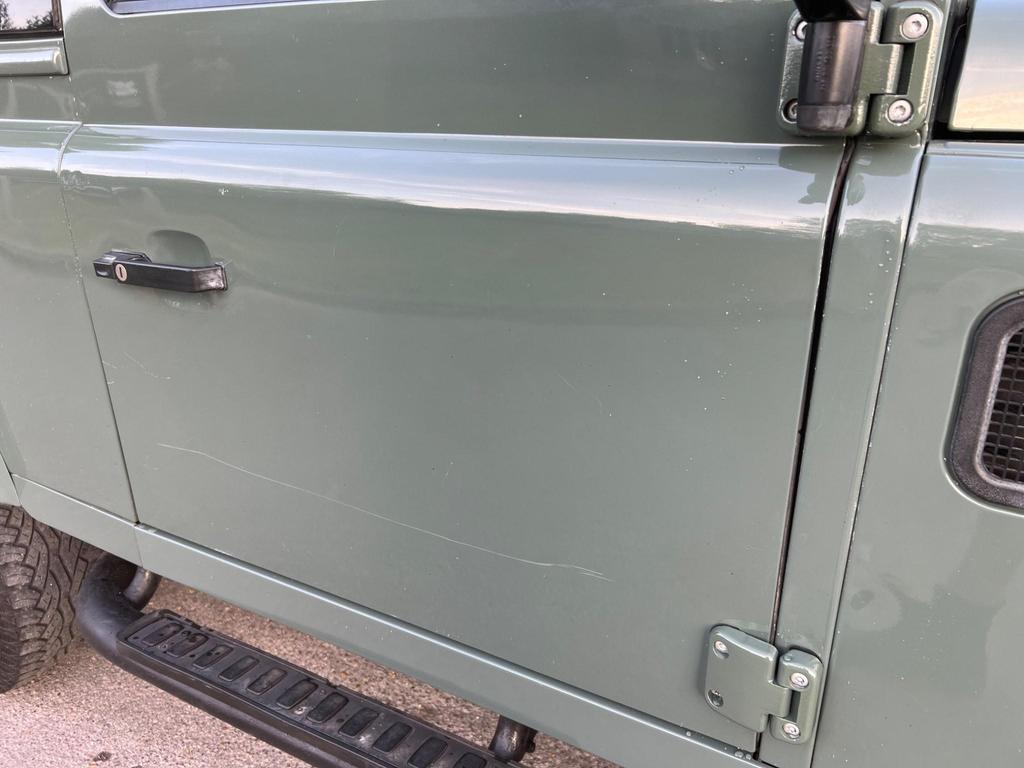 
								2007 Land Rover Defender 90 2.4L TDCi County Hard Top – £3400 full									