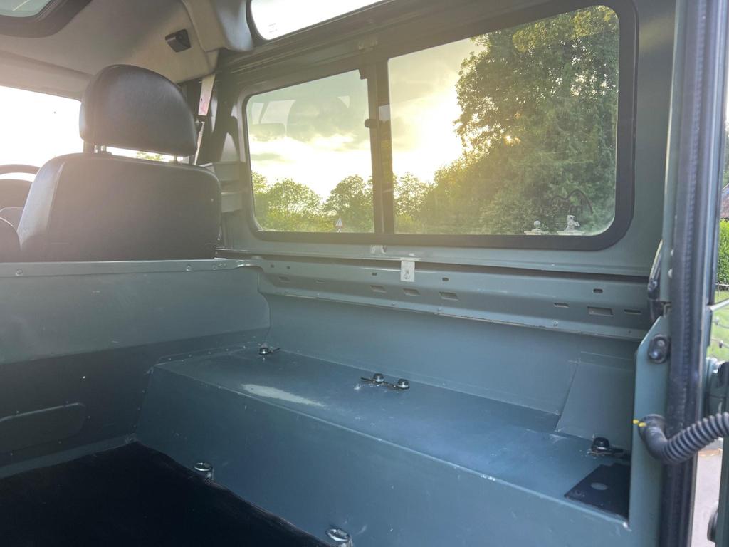 
								2007 Land Rover Defender 90 2.4L TDCi County Hard Top – £3400 full									