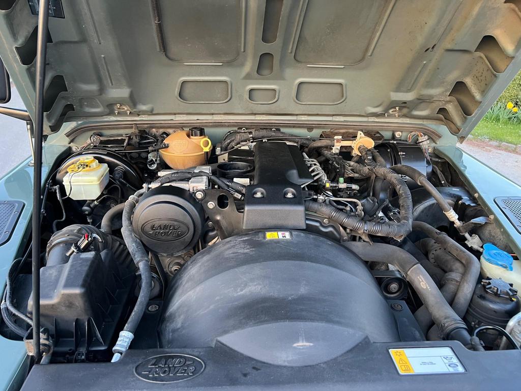 
								2007 Land Rover Defender 90 2.4L TDCi County Hard Top – £3400 full									