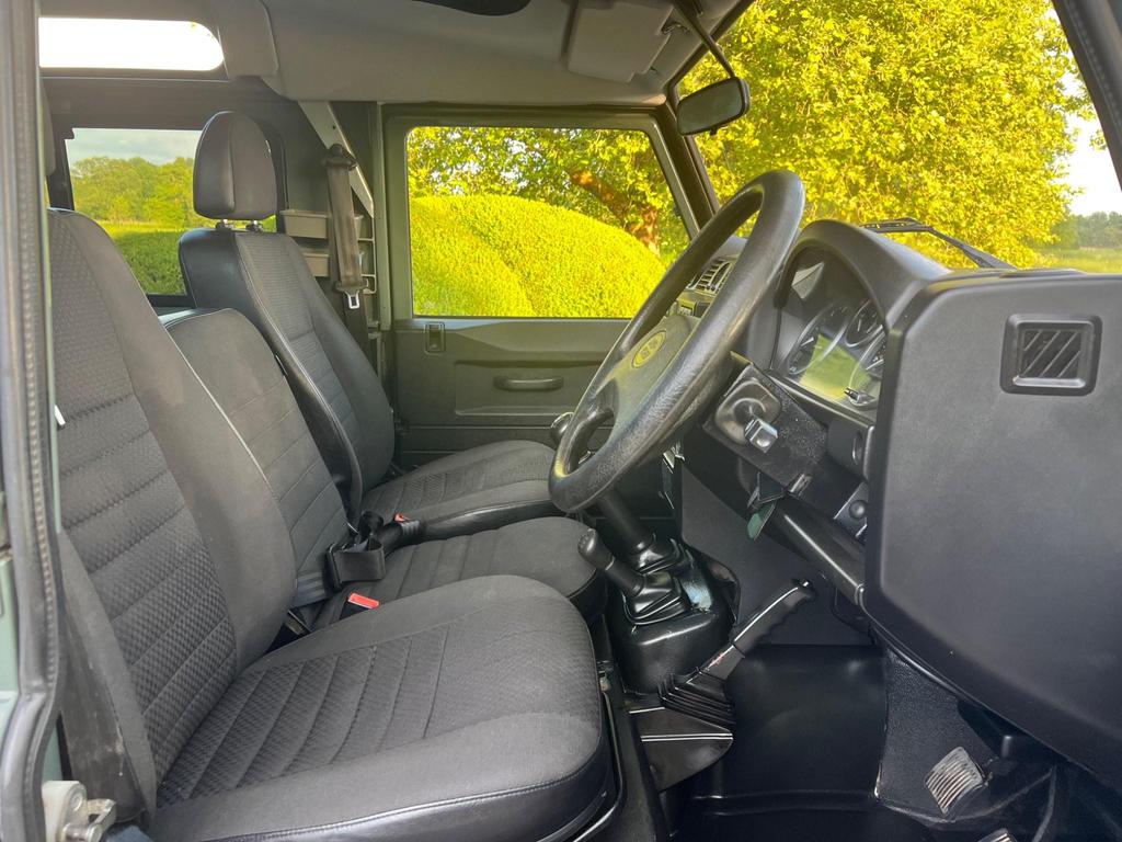 
								2007 Land Rover Defender 90 2.4L TDCi County Hard Top – £3400 full									