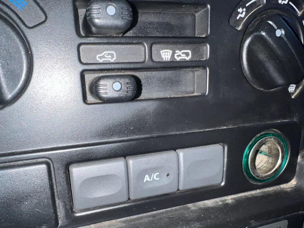 
								2007 Land Rover Defender 90 2.4L TDCi County Hard Top – £3400 full									